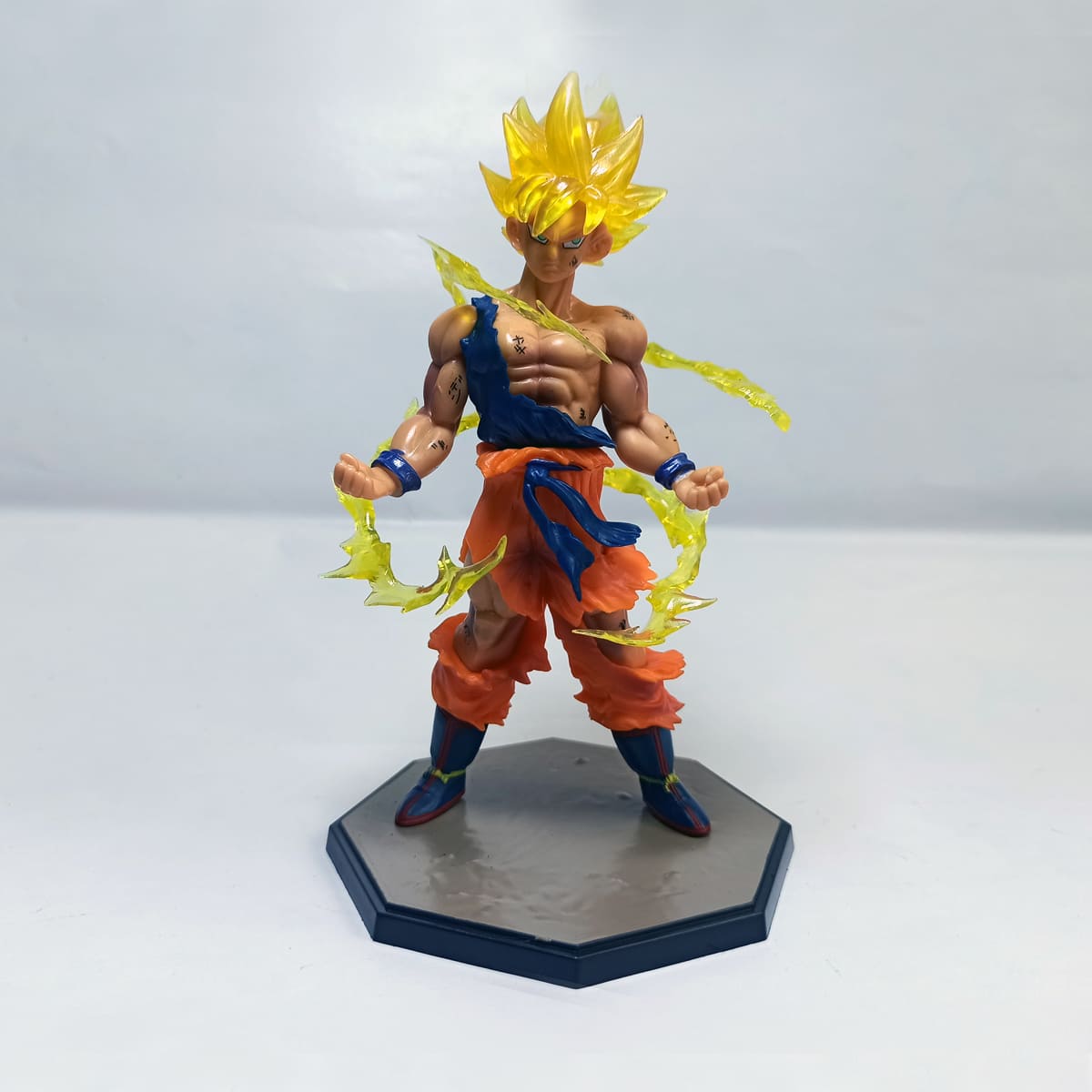 Figurine de Sangoku en mode Super Saiyan