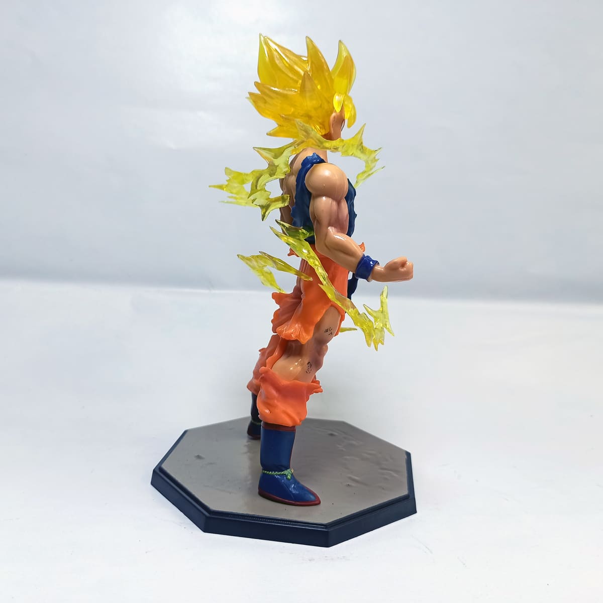 Figurine de Sangoku en mode Super Saiyan